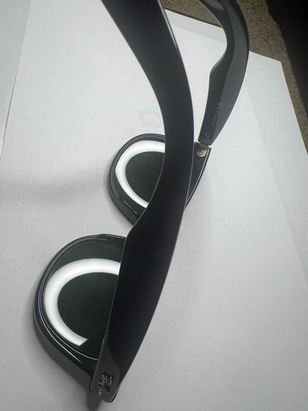 Ray-Ban Black Frame Sunglasses with - Classic Glossy Wayfarer - Picture 6 of 7